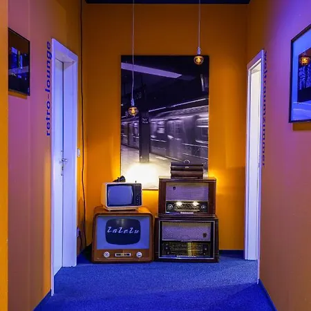 Хостел Lalelu *